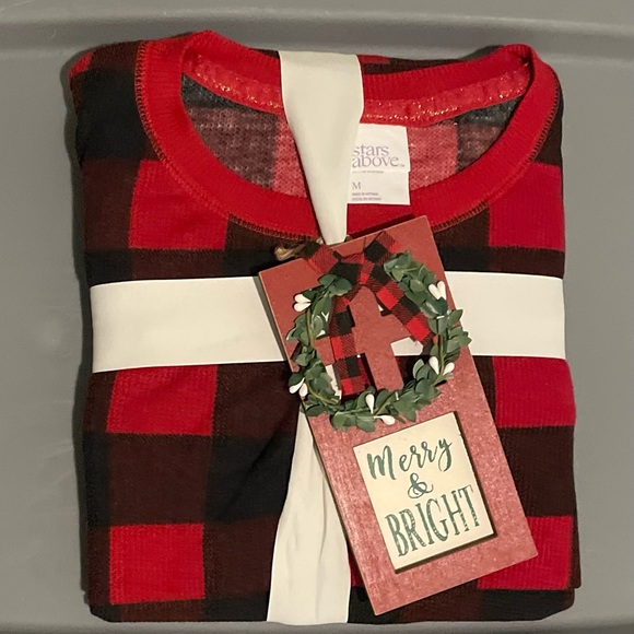 Red & Black Plaid Stars Above Christmas Pajamas for Women Sz Medium w/ Ornament - Picture 4 of 5